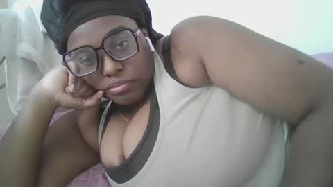 ebonybigtitqueen0 online show from September 2025 03:00:02 PM