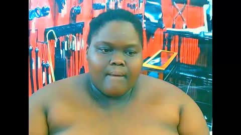 Snapshot of ebonyhotbuns4u2luv chatting on October 2025 07:14:02 PM ebonyhotbuns4u2luv online show from October 2025 07:14:02 PM