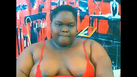 Snapshot of ebonyhotbuns4u2luv chatting on November 2025 08:11:01 PM ebonyhotbuns4u2luv online show from November 2025 08:11:01 PM