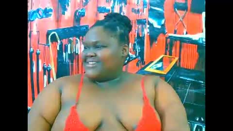 Snapshot of ebonyhotbuns4u2luv chatting on November 2025 07:45:01 PM ebonyhotbuns4u2luv online show from November 2025 07:45:01 PM