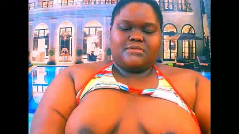 Snapshot of ebonyhotbuns4u2luv chatting on June 2026 05:38:01 AM ebonyhotbuns4u2luv online show from June 2026 05:38:01 AM