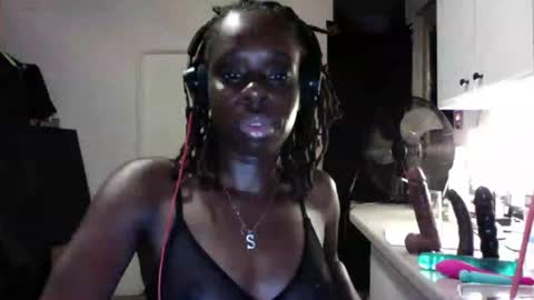 Snapshot of ebonyroseluv chatting on August 2026 05:28:02 AM ebonyroseluv online show from August 2026 05:28:02 AM