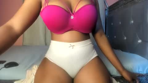 Snapshot of ebonysmiles00 chatting on May 2026 11:04:01 AM ebonysmiles00 online show from May 2026 11:04:01 AM