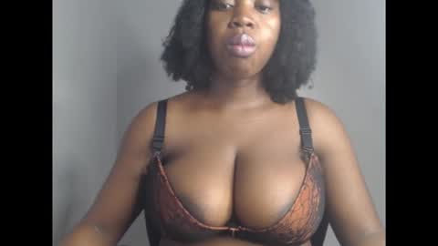 Snapshot of ebonyx_dripqueen chatting on November 2025 06:39:03 AM Loveth online show from November 2025 06:39:03 AM