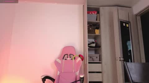 Snapshot of ecchi_sixxx chatting on November 2025 02:33:01 AM Colette online show from November 2025 02:33:01 AM