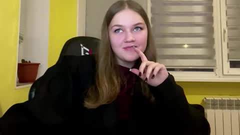 Snapshot of edahucks chatting on February 2026 02:28:01 PM Mia online show from February 2026 02:28:01 PM