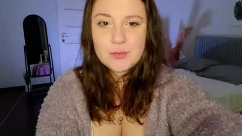 Snapshot of edalyn_af chatting on September 2025 07:08:02 PM      online show from September 2025 07:08:02 PM