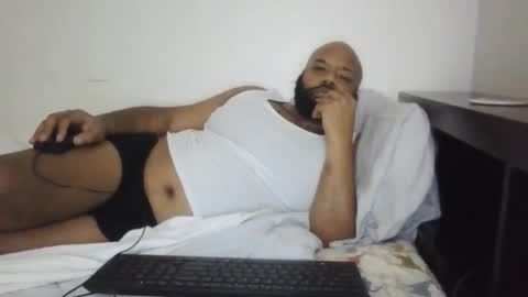 Snapshot of eddiejonez chatting on December 2025 04:10:01 AM eddiejonez online show from December 2025 04:10:01 AM