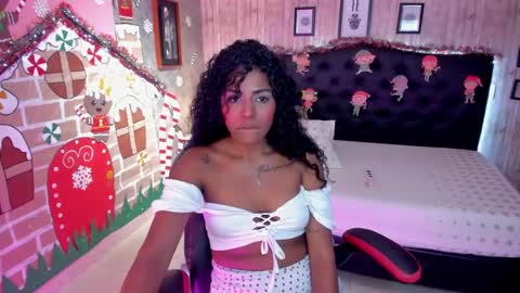 Snapshot of edelaine_rogers chatting on December 2024 07:15:02 PM ede online show from December 2024 07:15:02 PM