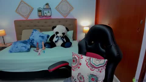 Snapshot of edelaine_rogers chatting on November 2025 05:51:02 AM ede online show from November 2025 05:51:02 AM