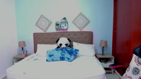 Snapshot of edelaine_rogers chatting on November 2025 10:04:02 PM ede online show from November 2025 10:04:02 PM