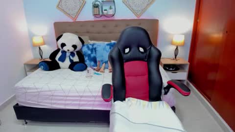 Snapshot of edelaine_rogers chatting on November 2025 05:52:01 AM ede online show from November 2025 05:52:01 AM