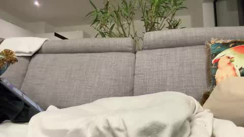 Snapshot of edge_guy chatting on February 2025 01:00:02 AM edge_guy online show from February 2025 01:00:02 AM