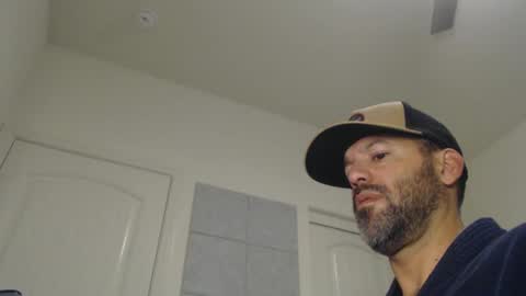 Snapshot of edge_masters chatting on December 2024 10:44:02 AM EdgeM online show from December 2024 10:44:02 AM