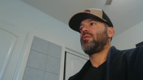 Snapshot of edge_masters chatting on January 2025 03:51:02 PM EdgeM online show from January 2025 03:51:02 PM