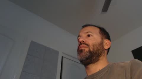 Snapshot of edge_masters chatting on January 2025 12:33:01 AM EdgeM online show from January 2025 12:33:01 AM