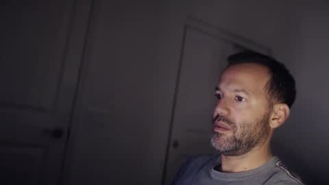 Snapshot of edge_masters chatting on November 2025 01:52:02 AM EdgeM online show from November 2025 01:52:02 AM