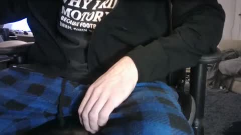 Snapshot of edged_biker chatting on January 2025 04:13:01 PM edged biker online show from January 2025 04:13:01 PM