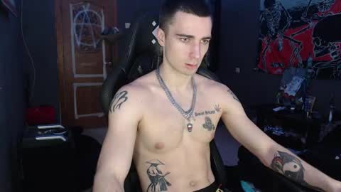 Snapshot of eduard_loveee chatting on November 2025 10:15:02 AM Eduar online show from November 2025 10:15:02 AM