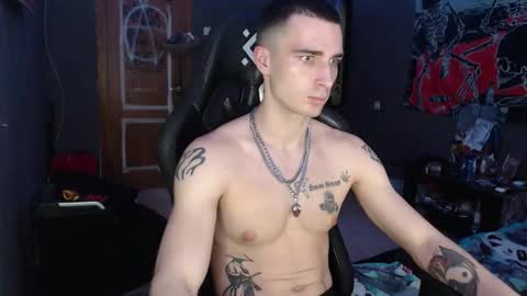 Snapshot of eduard_loveee chatting on December 2025 06:58:01 PM Eduar online show from December 2025 06:58:01 PM