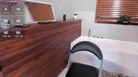 Snapshot of edward_maxx chatting on November 2025 03:42:02 AM Eduardo online show from November 2025 03:42:02 AM