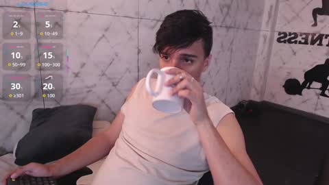 Snapshot of edward_maxx chatting on November 2025 04:00:02 AM Eduardo online show from November 2025 04:00:02 AM