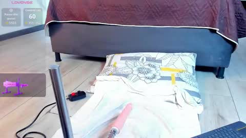 Snapshot of edward_maxx chatting on November 2025 04:47:01 AM Eduardo online show from November 2025 04:47:01 AM