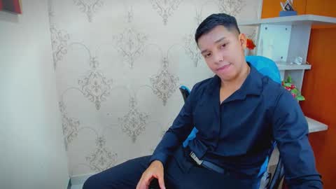edwin blaz. online show from October 2025 09:22:01 PM
