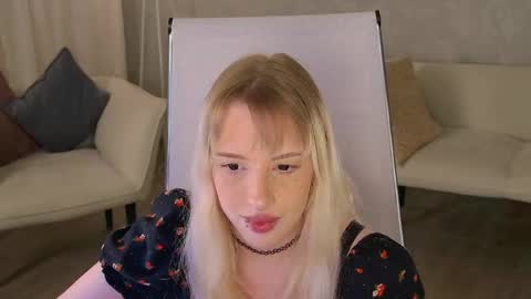Snapshot of eevamarie chatting on May 2026 04:35:02 PM EVA NON NUDE online show from May 2026 04:35:02 PM