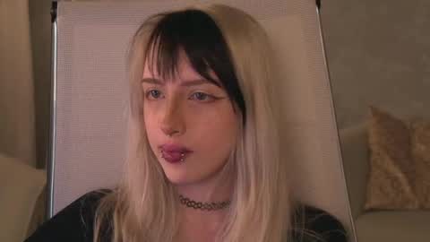 Snapshot of eevamarie chatting on June 2026 06:02:01 PM EVA NON NUDE online show from June 2026 06:02:01 PM
