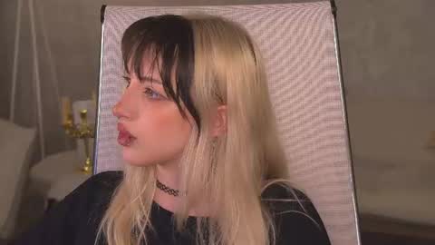 Snapshot of eevamarie chatting on June 2026 04:09:02 PM EVA NON NUDE online show from June 2026 04:09:02 PM