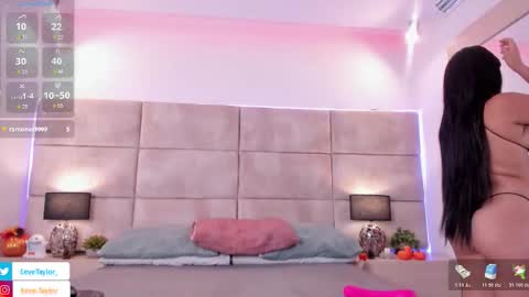 Snapshot of eevee_taylor chatting on October 2025 02:55:02 AM Eevee online show from October 2025 02:55:02 AM