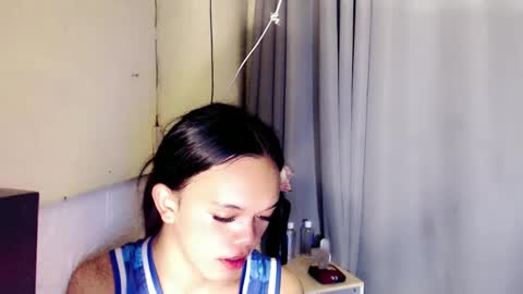 Snapshot of eeykamaliit chatting on December 2024 07:54:01 AM Pia online show from December 2024 07:54:01 AM