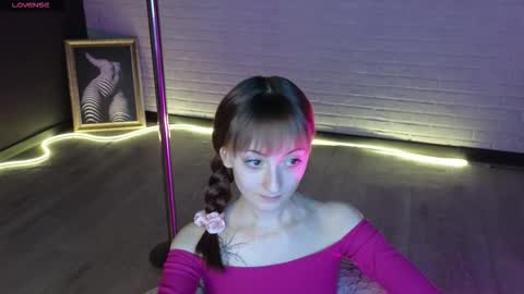 Effie online show from December 2025 01:11:01 AM