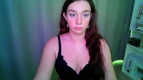 Snapshot of effie_balconii chatting on September 2025 12:39:01 PM effie_balconii online show from September 2025 12:39:01 PM