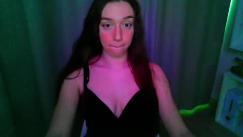 effie_balconii online show from December 2025 11:28:01 AM