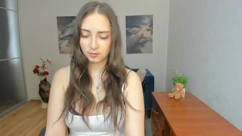 Effy Royse online show from April 2026 05:43:02 AM