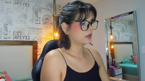 Snapshot of effystonnem chatting on January 2025 07:28:02 PM  E F F Y  online show from January 2025 07:28:02 PM