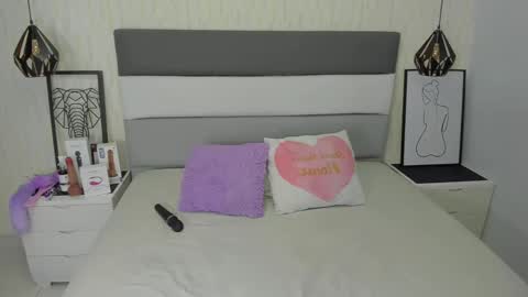 Snapshot of effystonnem chatting on February 2025 07:52:02 PM  E F F Y  online show from February 2025 07:52:02 PM