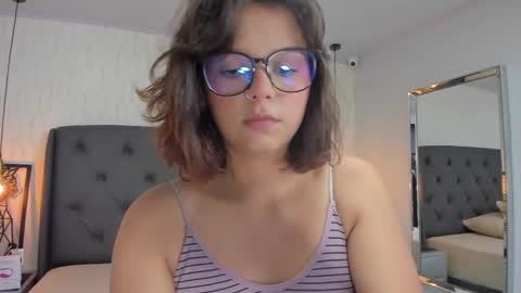 Snapshot of effystonnem chatting on February 2025 07:30:01 PM  E F F Y  online show from February 2025 07:30:01 PM