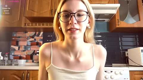 Snapshot of eileencrowday chatting on May 2026 03:02:01 AM eileencrowday online show from May 2026 03:02:01 AM