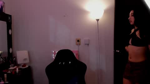 Snapshot of eileenford chatting on May 2026 09:01:02 PM EileenFord online show from May 2026 09:01:02 PM
