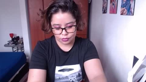 eimy_saenzz online show from November 2025 08:32:01 PM