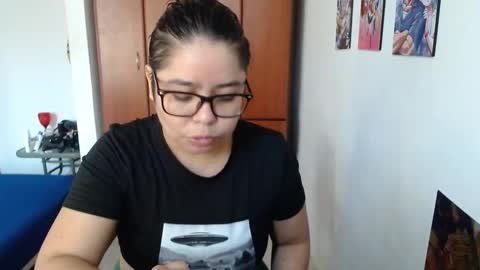 eimy_saenzz online show from December 2025 02:22:02 PM