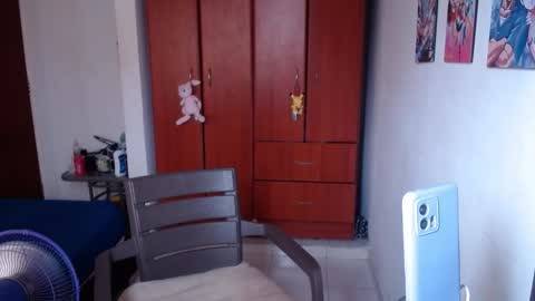 eimy_saenzz online show from January 2026 07:11:01 PM