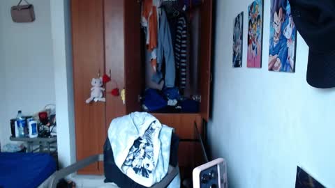 eimy_saenzz online show from April 2026 05:33:01 PM