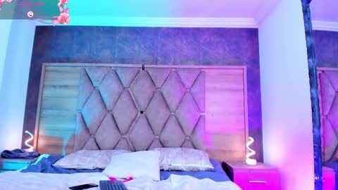 YG COUPLE online show from December 2025 09:12:02 PM