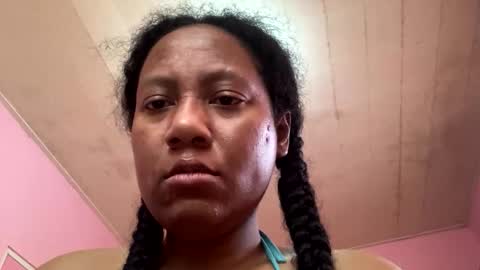 Snapshot of eirondra_valeen chatting on May 2026 10:12:01 AM Eirondra Valeen online show from May 2026 10:12:01 AM