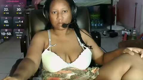 Snapshot of eirondra_valeen chatting on June 2026 10:06:02 AM Eirondra Valeen online show from June 2026 10:06:02 AM