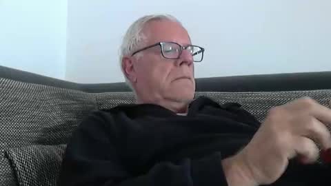 eisbaer1957 online show from May 2026 08:23:02 AM